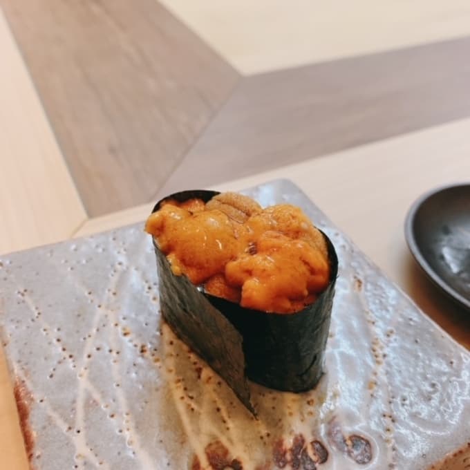 カウンターでお鮨に舌鼓♪「大人な夜に酔いしれちゃお♪」【静岡市】鮨きひろ